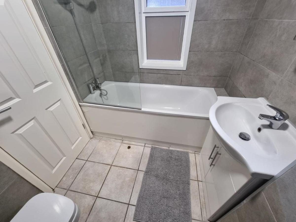2 Bedroom Apartment In Kentish Town Londra Dış mekan fotoğraf
